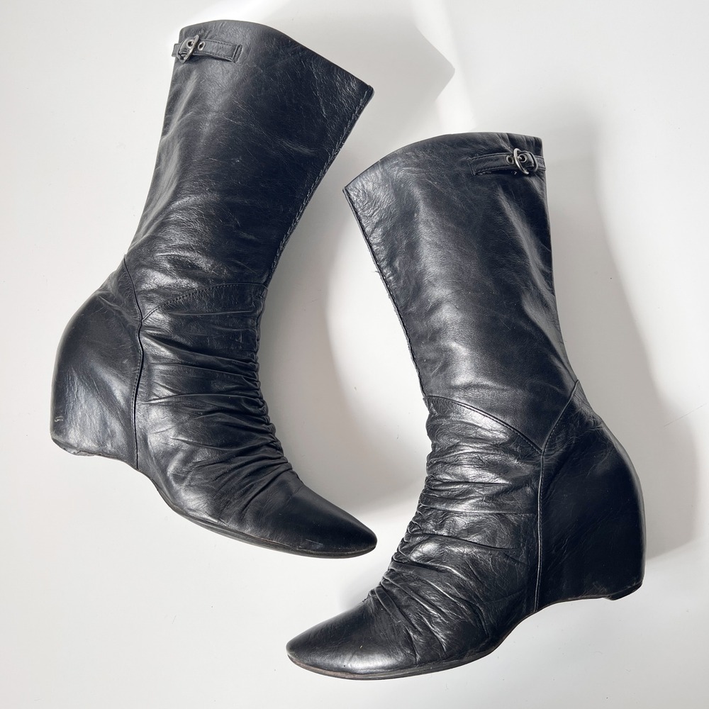 Vintage Y2K Black Leather Mid Calf Wedge Boots Ruched Pointed Toe Buckle Size 39